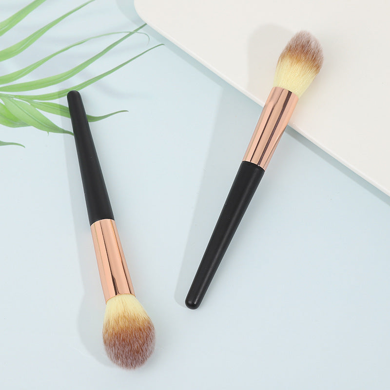 Soft and fluffy flame-shaped blush powder brush evenly picks up powder; the soft bristles don't irritate the face